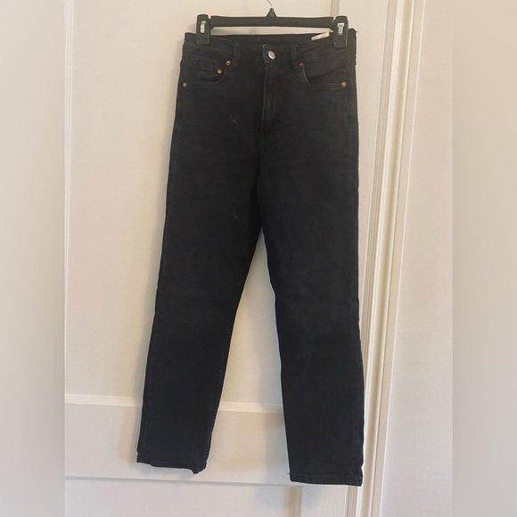 3/30 H&M size 4 black straight legged jeans - Picture 2 of 6
